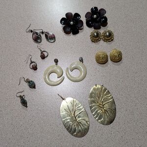 Vintage Jewelry Lot Gold Floral Teardrop Dangle Fashion Earrings 8 Pair